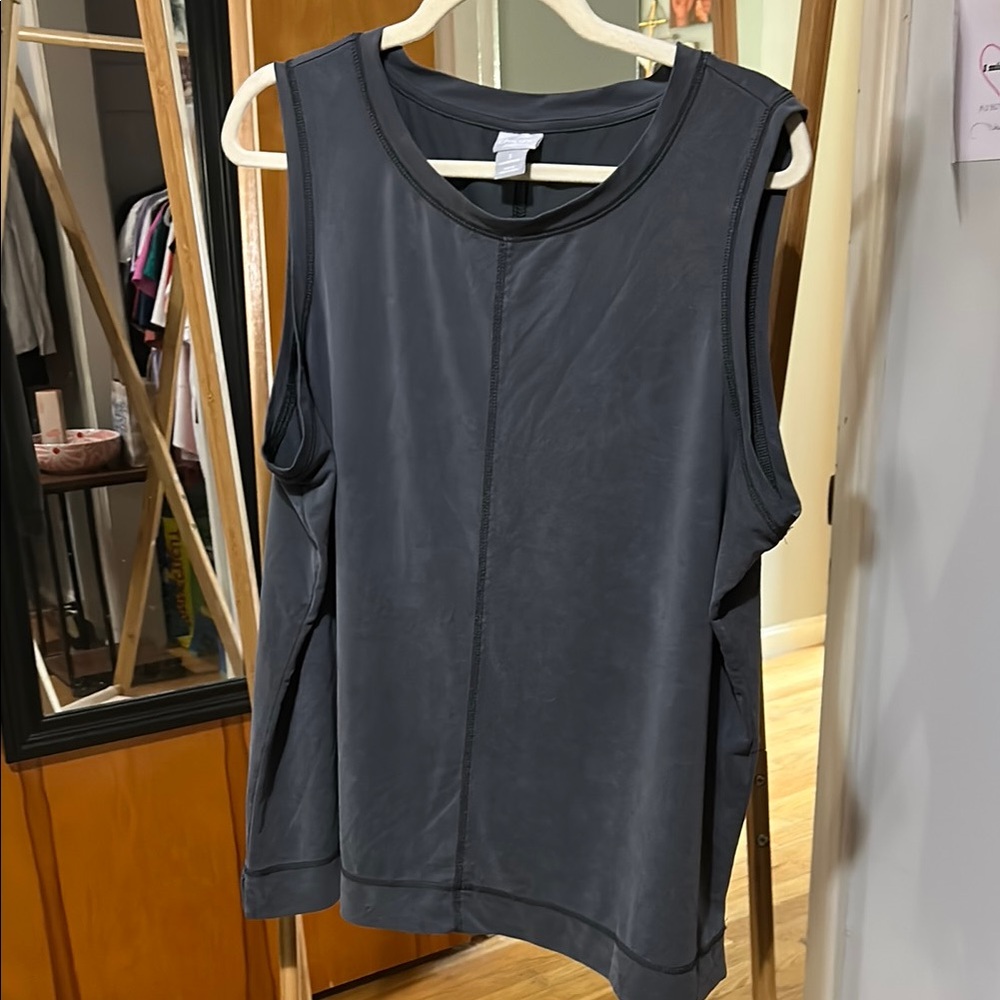 ✳️Chico’s Tank Top size 3 Grey Crewneck Sleeveless Pullover Top✳️